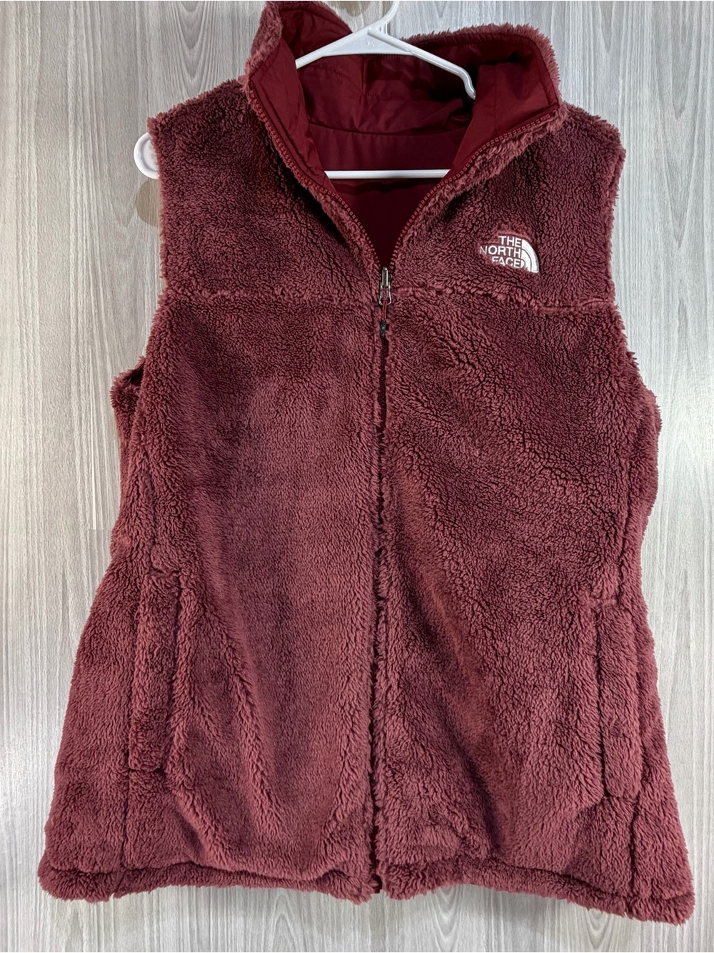 The North Face Women's Mossbud Red Insulated‎ Reversible Vest Cordovan Fleece L